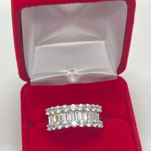 Princess Cut Wedding Ring - Picture 7 of 7